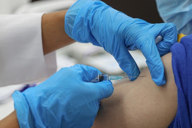 Израильские учёные выяснили, сколько доз вакцины защищают от «омикрона»