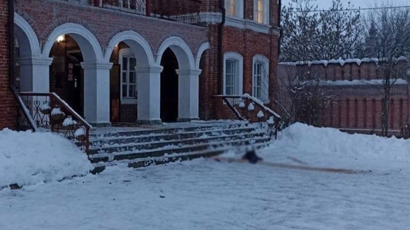 Момент нападения юноши с взрывчаткой на женский монастырь в Серпухове сняли на видео