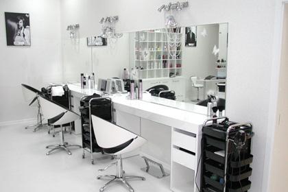 Обустройство парикмахерской: как выбрать мебель и оборудование