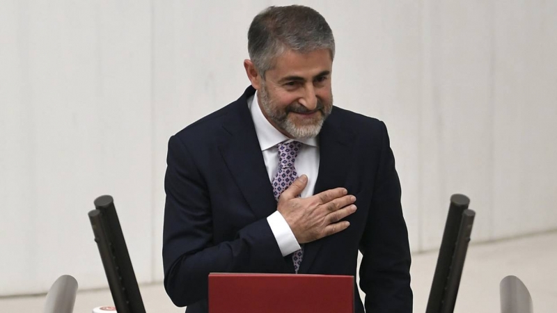 Новый глава минфина Турции заявил об улучшении экономики из-за падения лиры