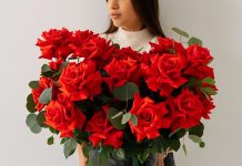 Букет с доставкой: особенности и выбор