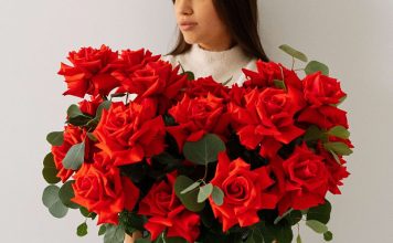 Букет с доставкой: особенности и выбор